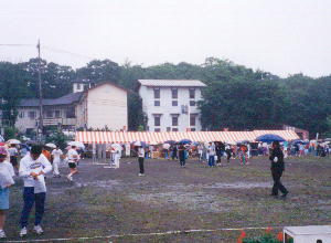 雨の会場